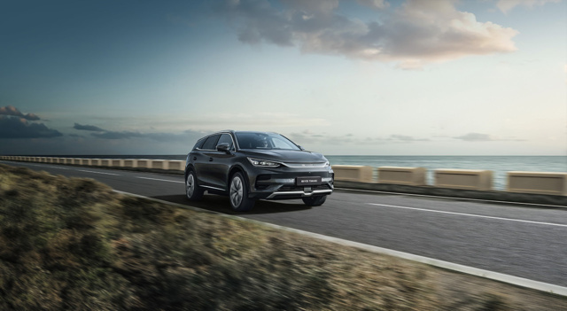 Gelişmiş Araç İçi Deneyimi: Güvenlik ve Eğlence Bir Arada