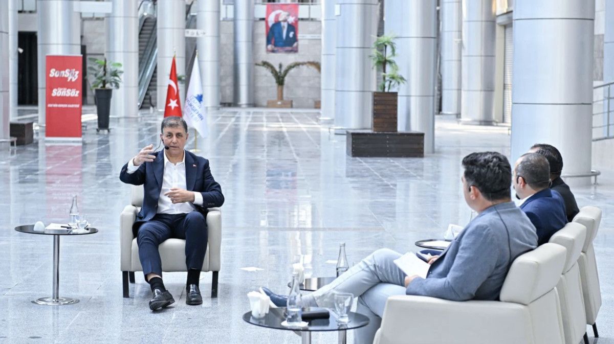 CHP İzmir’de Yolsuzluk Operasyonu ve Belediye Başkanı Tugay’ın Açıklamaları