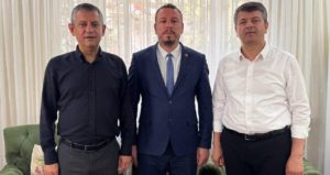 chp-lideri-ozgur-ozel-adiyaman-belediye-baskani-abdurrahman-tutdereyi-ev-hapsinde-ziyaret-etti-wjYc2amL.jpg