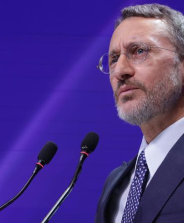 fahrettin-altundan-ozgur-ozelin-aciklamalarina-sert-tepki-y4MtVAg9.jpg
