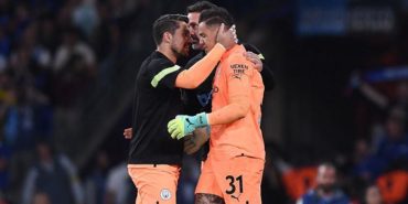 fenerbahceden-manchester-city-cikarmasi-yildiz-kaleci-ile-surpriz-transfer-gorusmesi-zEUhY7pp.jpg