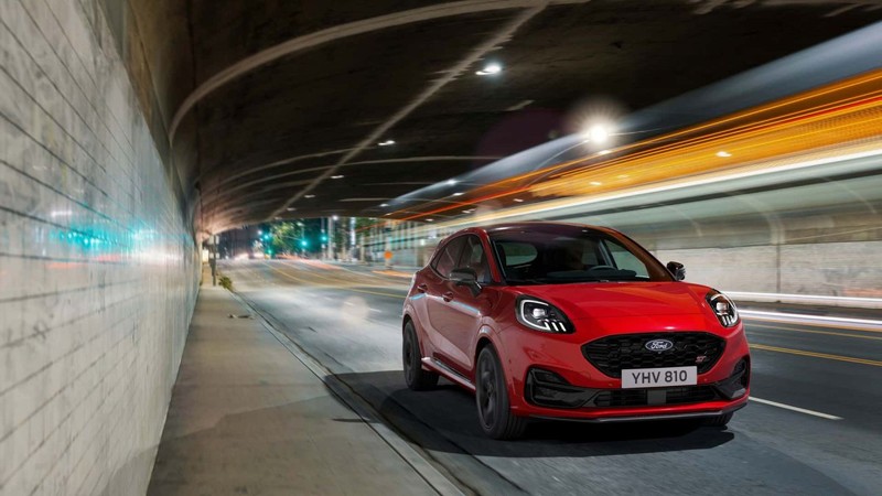 Ford Puma: Uygun Fiyatlı ve Donanımlı Hibrit SUV Seçeneği