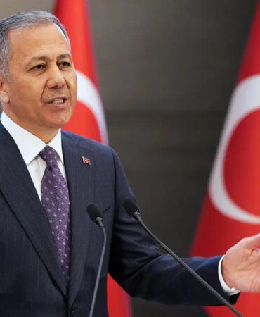 icisleri-bakani-ali-yerlikaya-kirmizi-bultenle-aranan-8-suclu-ve-ulusal-seviyede-aranan-1-laZFnI9z.jpg