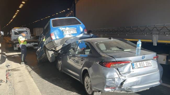 Kocaeli Anadolu Otoyolu Ankara İstikametinde Zincirleme Kaza