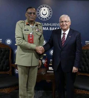 milli-savunma-bakani-yasar-guler-idef-2025te-uHlvVui3.jpg