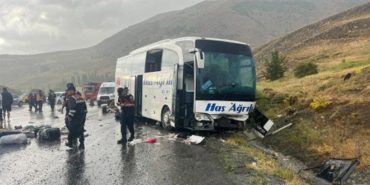sivas-imranlida-yolcu-otobusu-kazasi-olu-ve-yaralilar-var-gTWnznvx.jpg