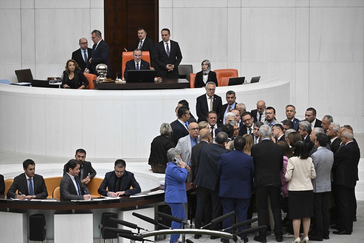 TBMM Genel Kurulu'nda CHP Milletvekillerinden Sert Tepki