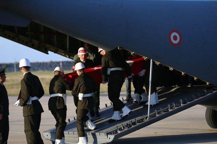 Türkiye Şehitlerini Son Yolculuğuna Uğurluyor: 11 İlde Anma ve Cenaze Törenleri