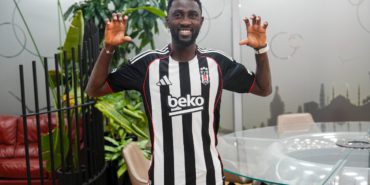 besiktasin-yeni-imzasi-wilfred-ndidi-sahada-efsanelesmek-icin-geliyorum-UW8WX689.jpg