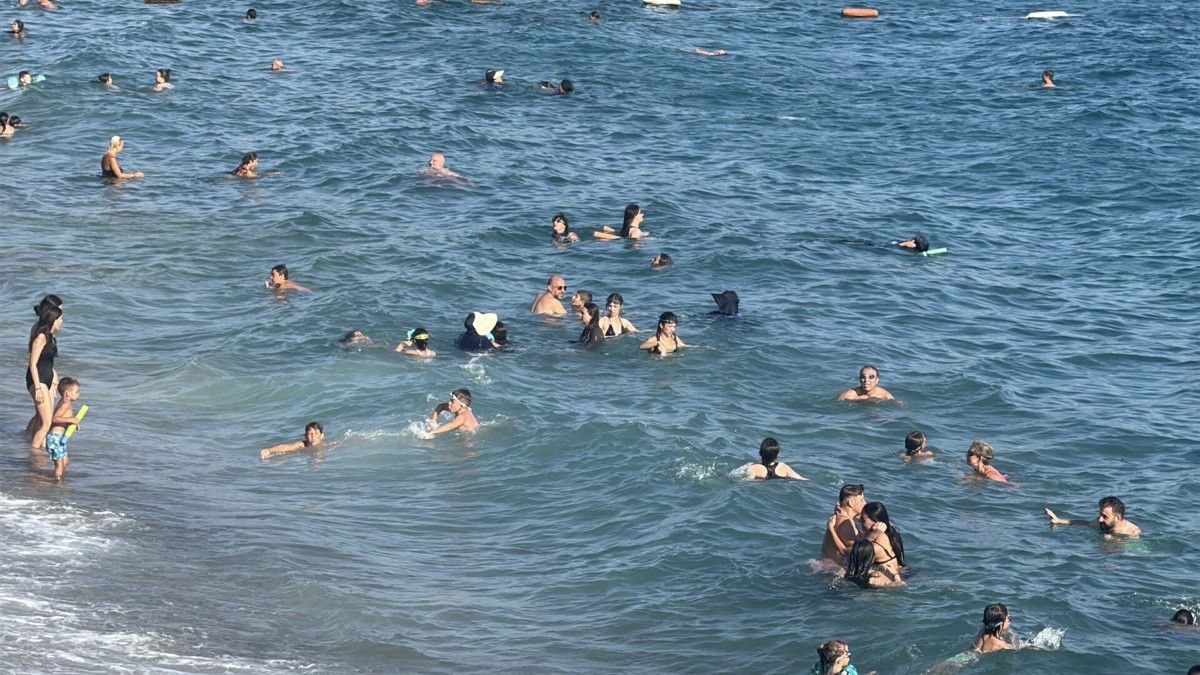 Bodrum'un Sahilleri Yerli ve Yabancı Turistlerin İlgi Odağı Oldu