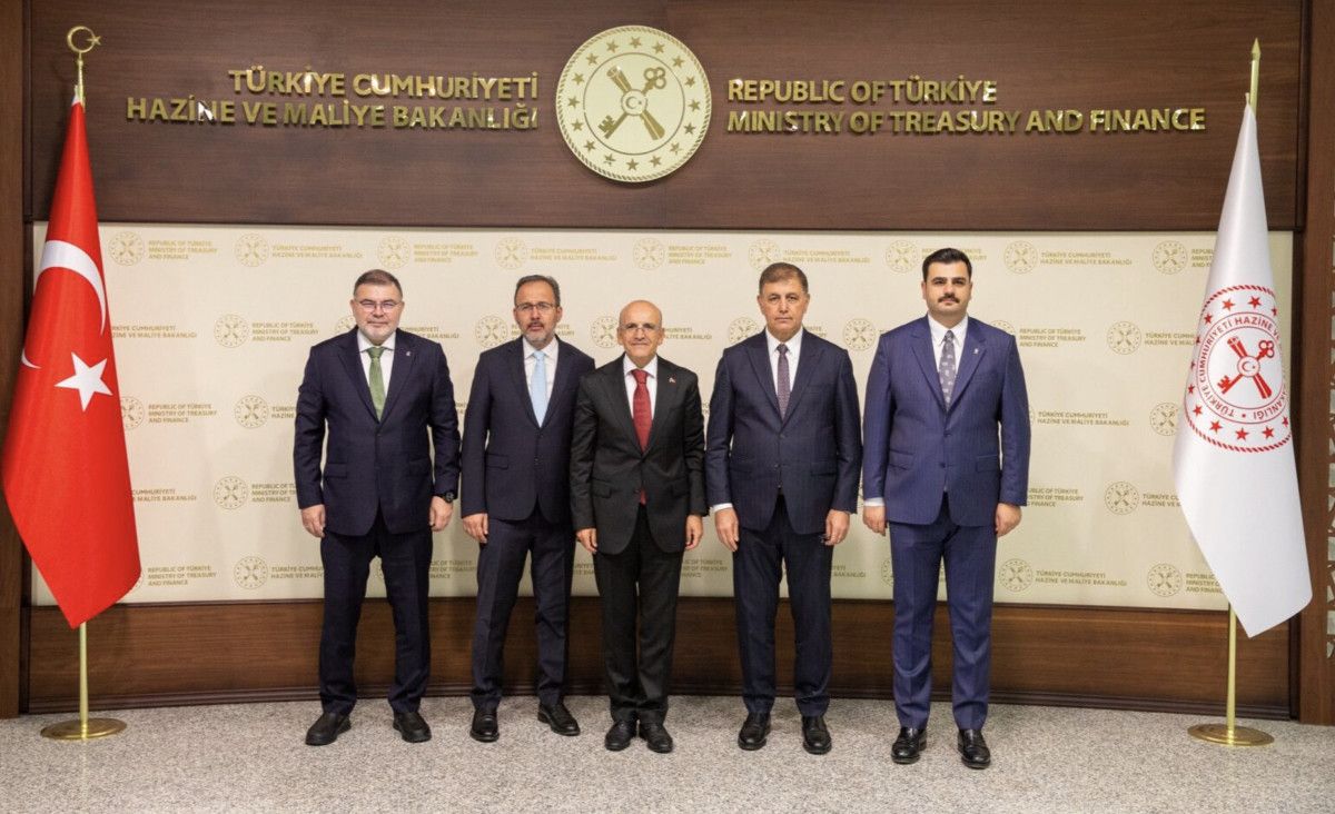 Cemil Tugay'ın AK Parti'ye Katılacağı Söylentilerine İlk Yanıt