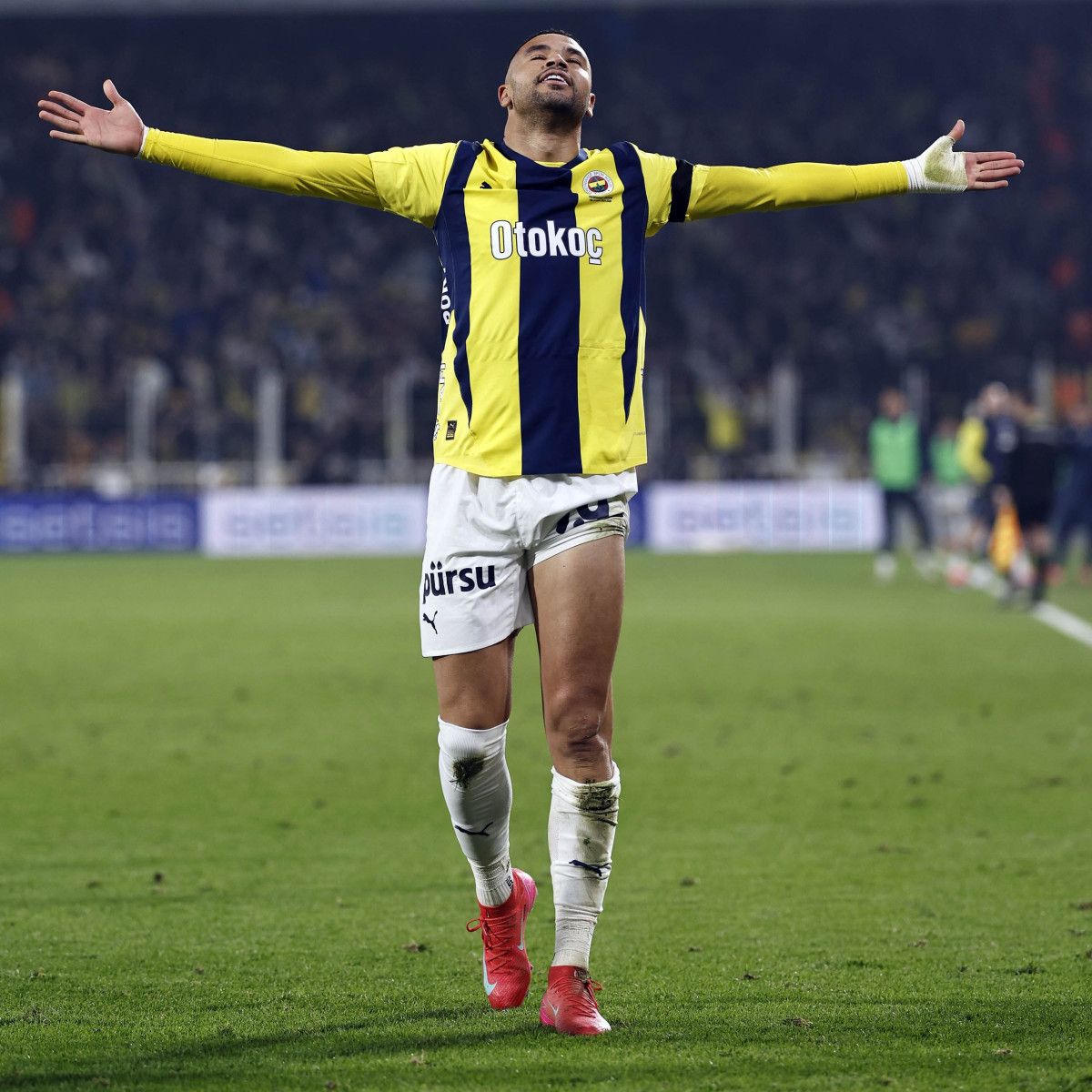 Fenerbahçe'de Youssef En-Nesyri'ye İngiltere'den Gelen Sürpriz Talip