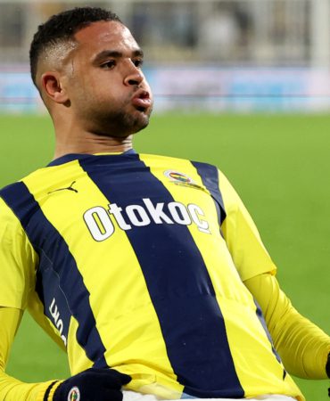 fenerbahcede-youssef-en-nesyriye-ingiltereden-gelen-surpriz-talip-NCxVf8NV.jpg