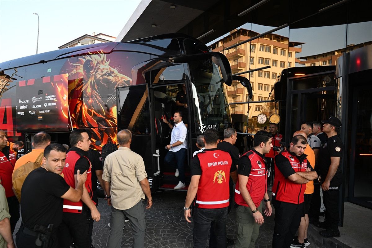 Galatasaray, Gaziantep'e Geldi: Aslanlar Sahada