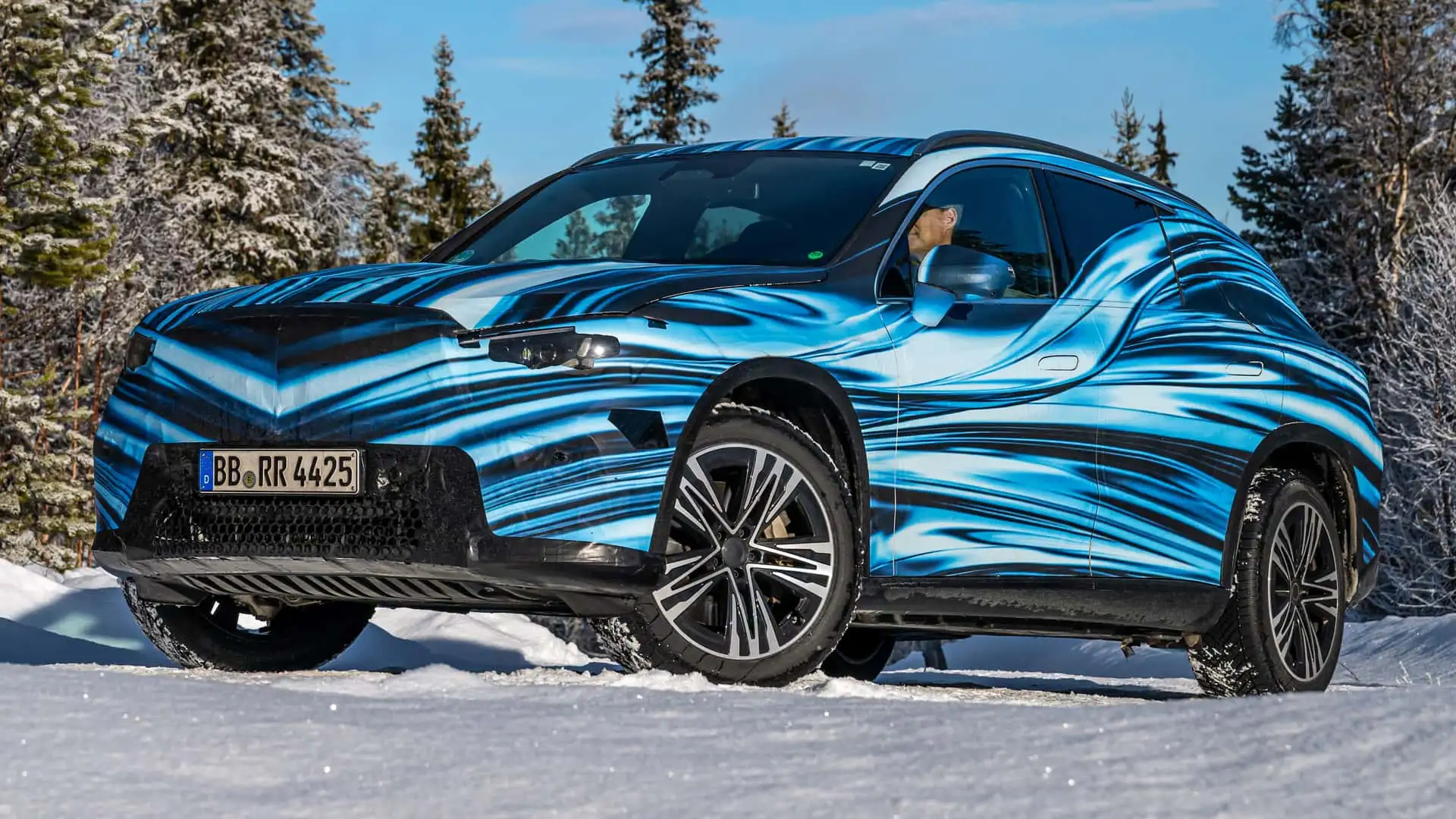 Merakla Beklenen Elektrikli Mercedes Benz GLC Nihayet Ortaya Çıktı!