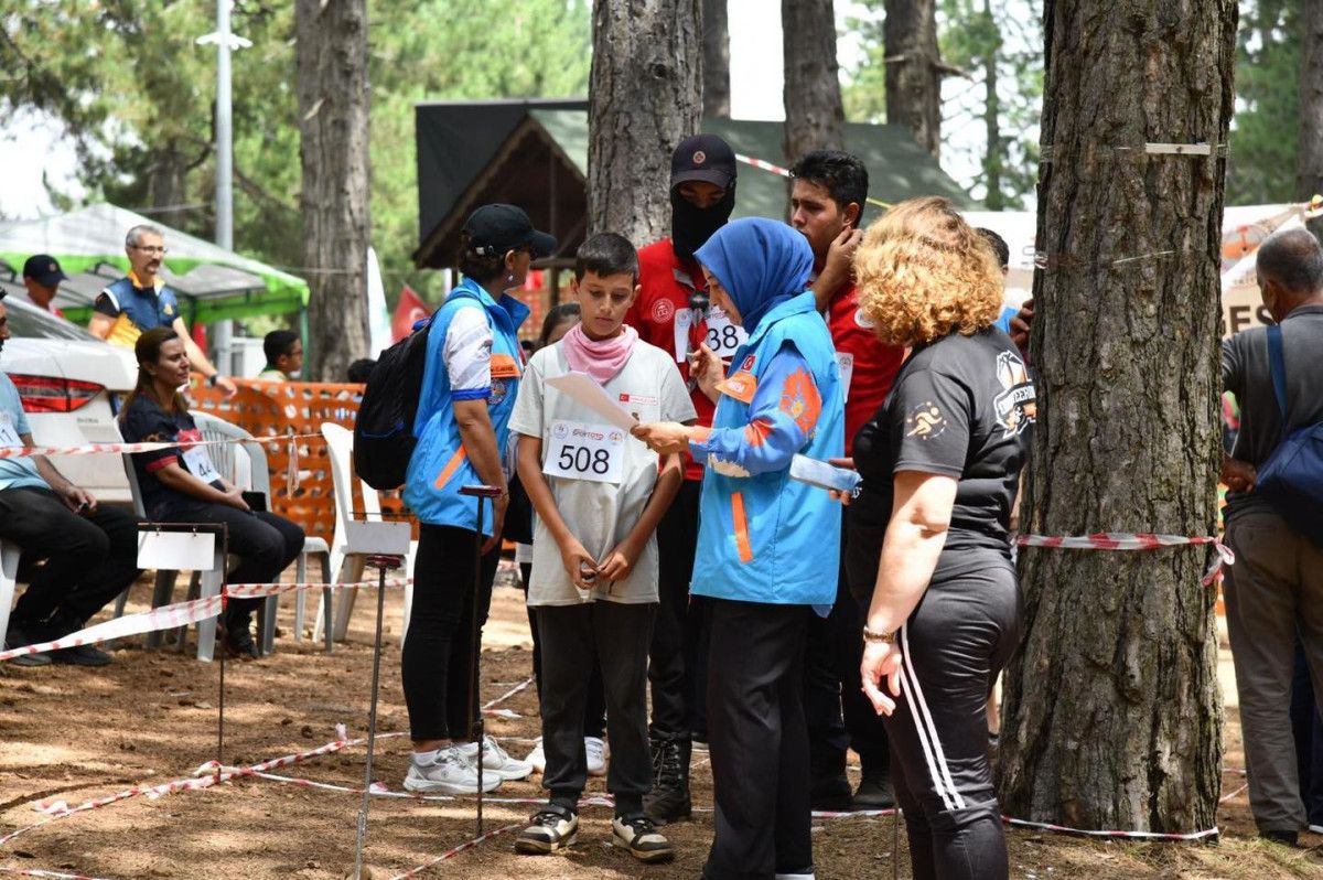 Osmaniye'de Çocuk Şenliği: Oryantiring ile Heyecan Dolu Anlar