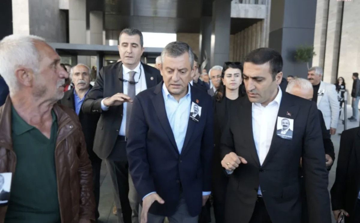 Özgür Özel'e Yönelik Yumruklu Saldırı Davasında Duruşma Erteleme Kararı